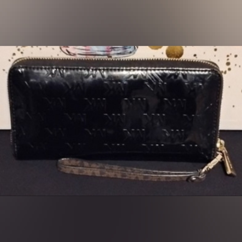 MK Metallic Black Wristlet (8"L×4"H) - Picture 2 of 5